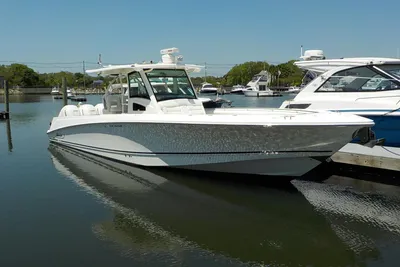 Boston Whaler 370 Outrage