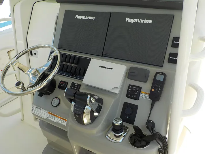  Yacht Photos Pics Helm