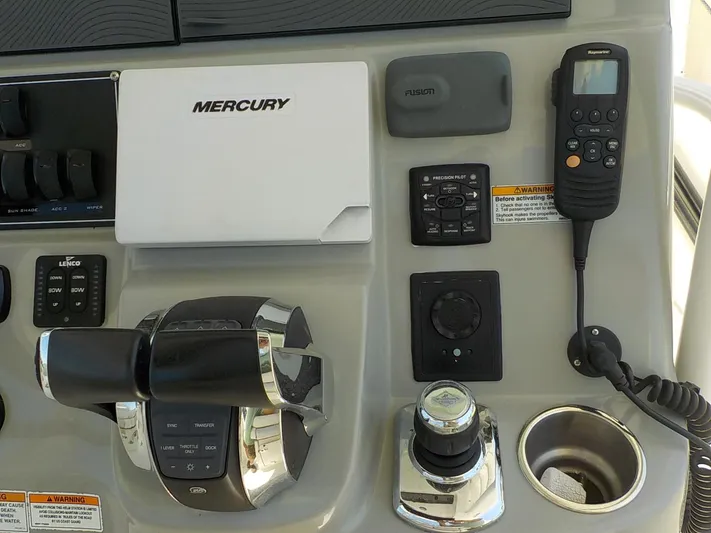  Yacht Photos Pics Helm