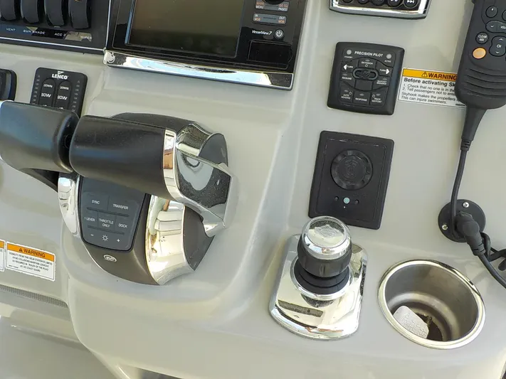  Yacht Photos Pics Helm/Joystick Control