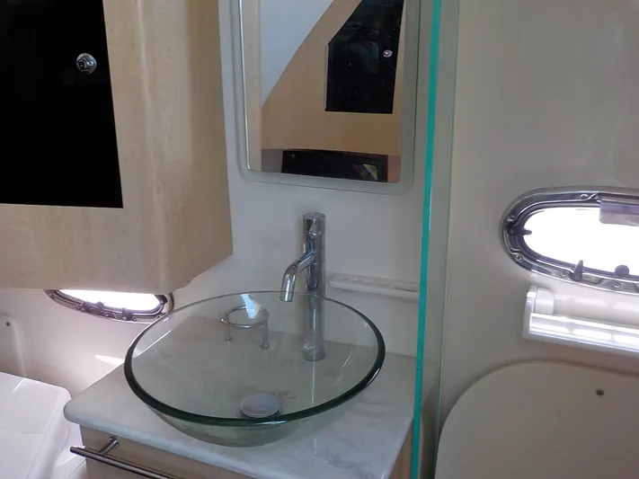  Yacht Photos Pics Cabin