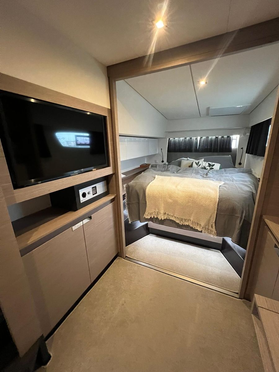 2021 Fountaine Pajot 44 