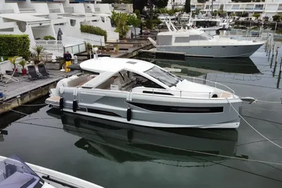 2024 Jeanneau DB 37 OB