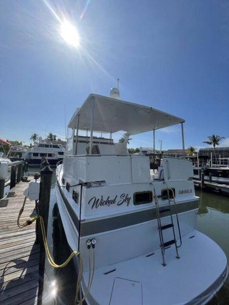 1984 Marine Trader 40 Sundeck