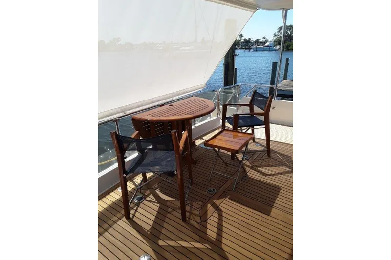 Endless Summer Yacht Photos Pics Cockpit - Outdoor seating