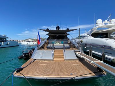 Yacht