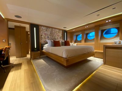 Yacht