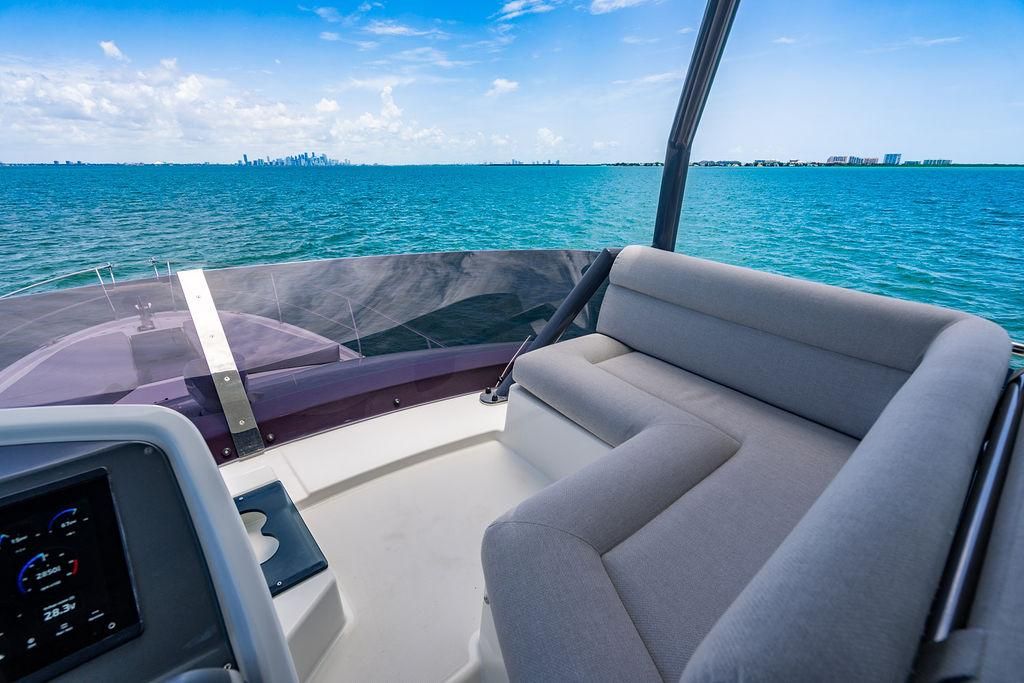 2022 Beneteau 52 