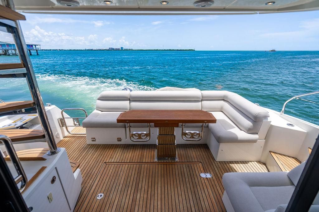 2022 Beneteau 52 