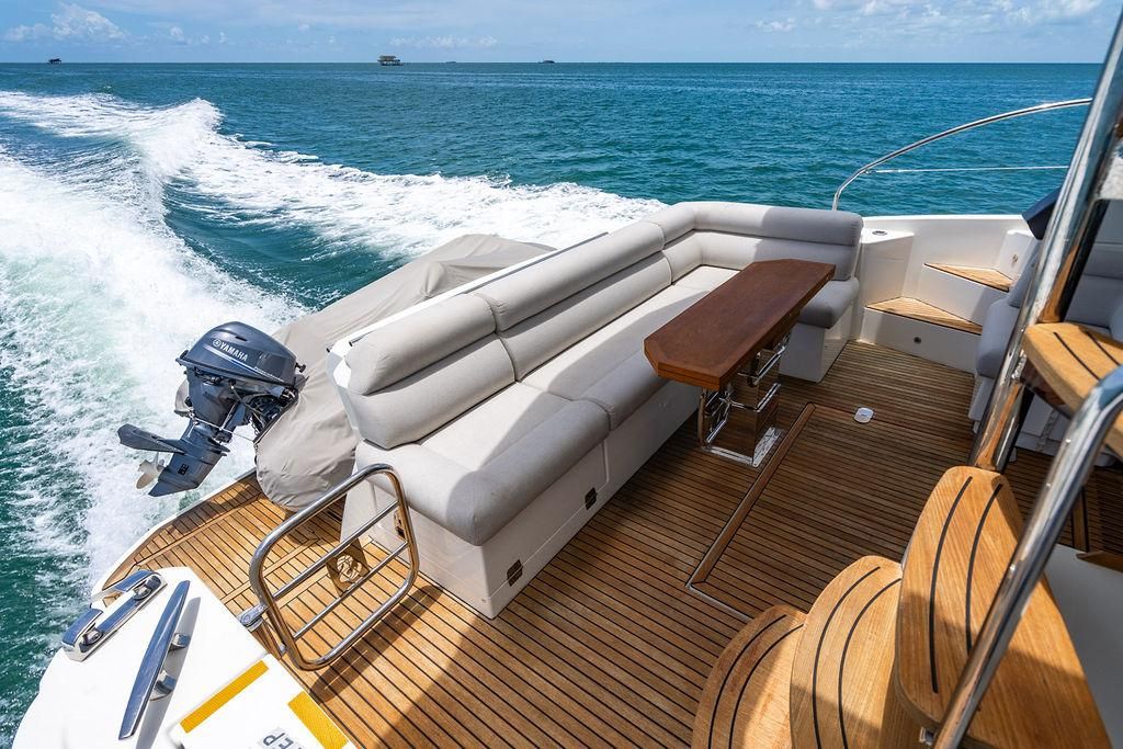 2022 Beneteau 52 