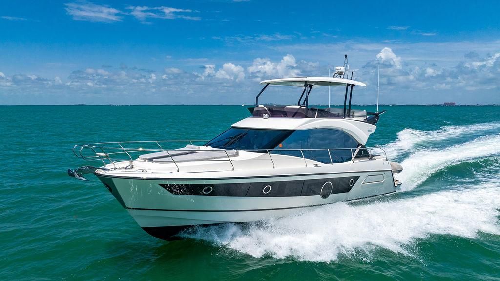 2022 Beneteau 52 