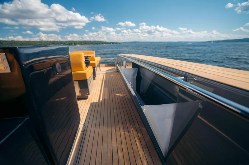 Delilah Yacht Photos Pics 