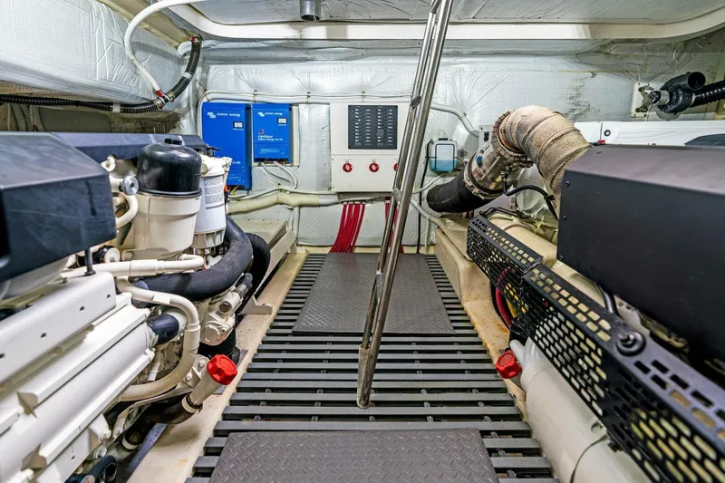 Victory Yacht Photos Pics 