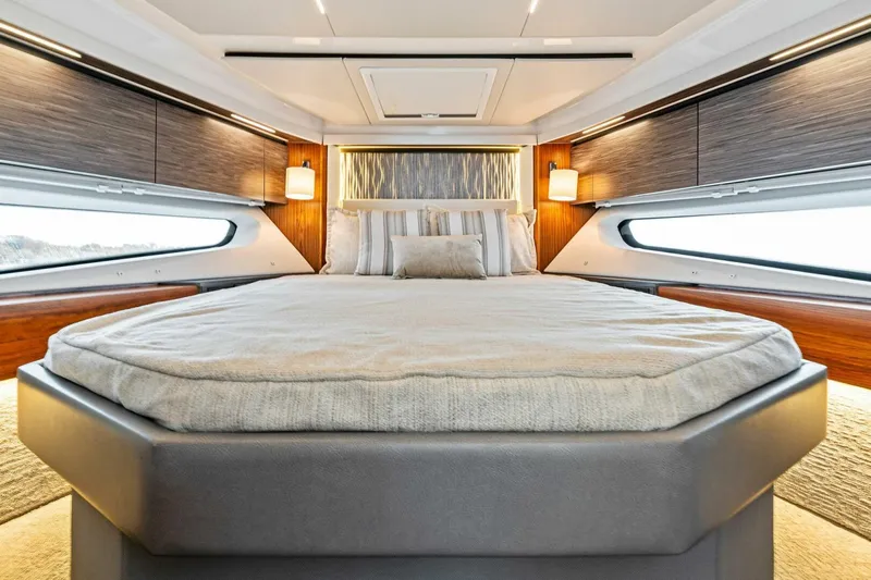 Victory Yacht Photos Pics Luxurious bedroom interior of 2019 Tiara Yachts 49 COUPE with modern design.