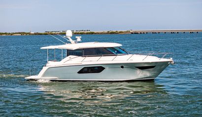 2019 49' Tiara Yachts-49 COUPE Saint Petersburg, FL, US