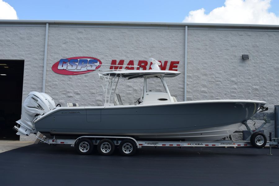 2022 Cobia 320 Center Console
