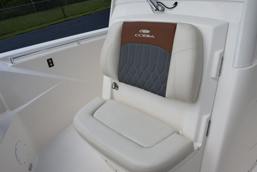2022 Cobia 320 Center Console