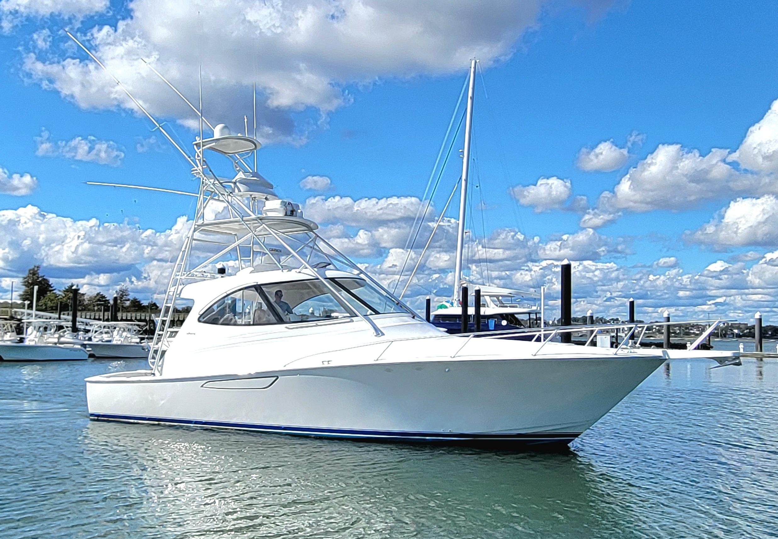 2016 Viking 42 Sport Tower Express Cruiser for sale - YachtWorld