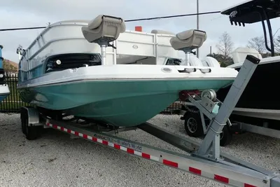 Hurricane FunDeck 2360 REF OB