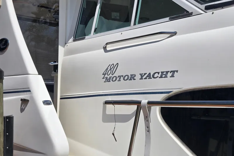 Mojito Yacht Photos Pics 2004 Sea Ray 480 Motor Yacht side view with model name displayed.