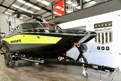 2021 MasterCraft XT22