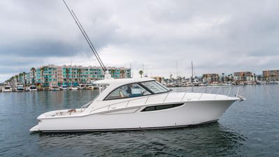 Yacht