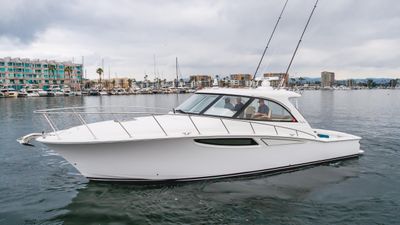 Yacht
