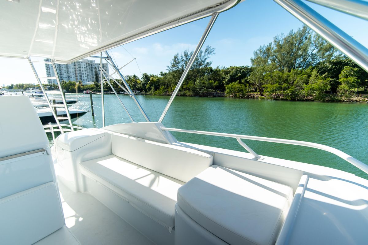 2001 Hatteras 65 