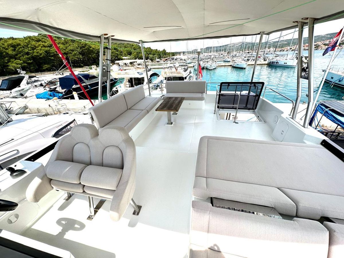 2021 Fountaine Pajot 44 