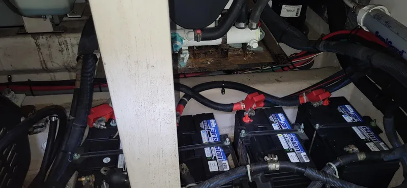  Yacht Photos Pics Engine room of 2005 Sea Ray 390 Motor Yacht with batteries and wiring.