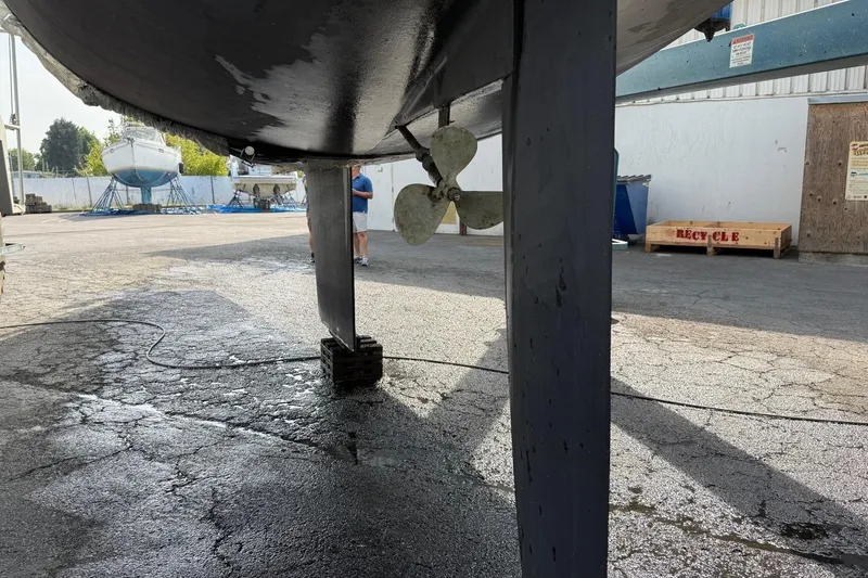  Yacht Photos Pics 2007 Catalina 42 MkII sailboat keel and propeller in a boatyard setting.