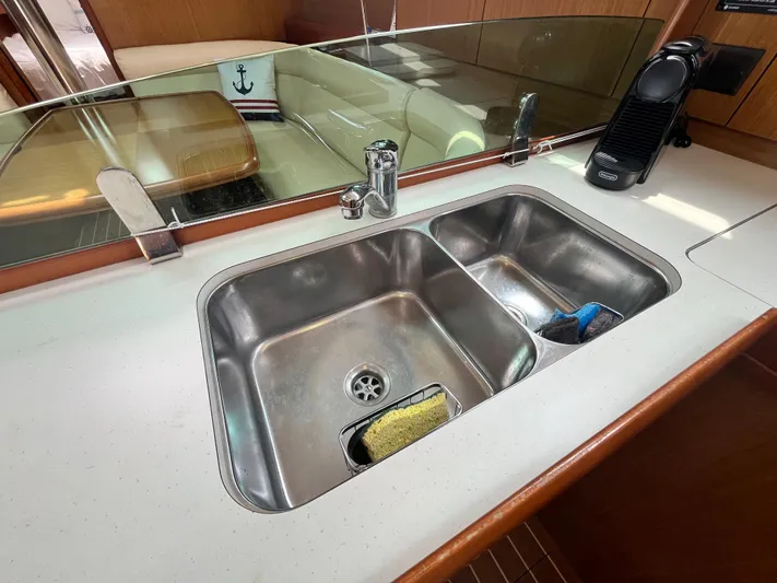 Miss Charlotte Yacht Photos Pics 