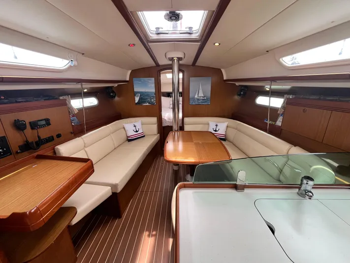 Miss Charlotte Yacht Photos Pics 