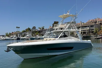 Boston Whaler 420 Outrage