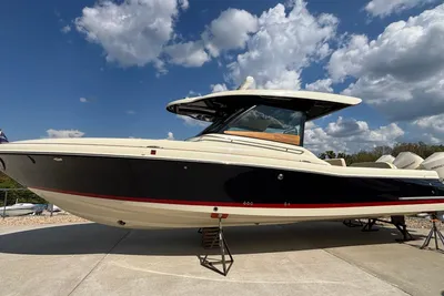 Chris-Craft Calypso 35