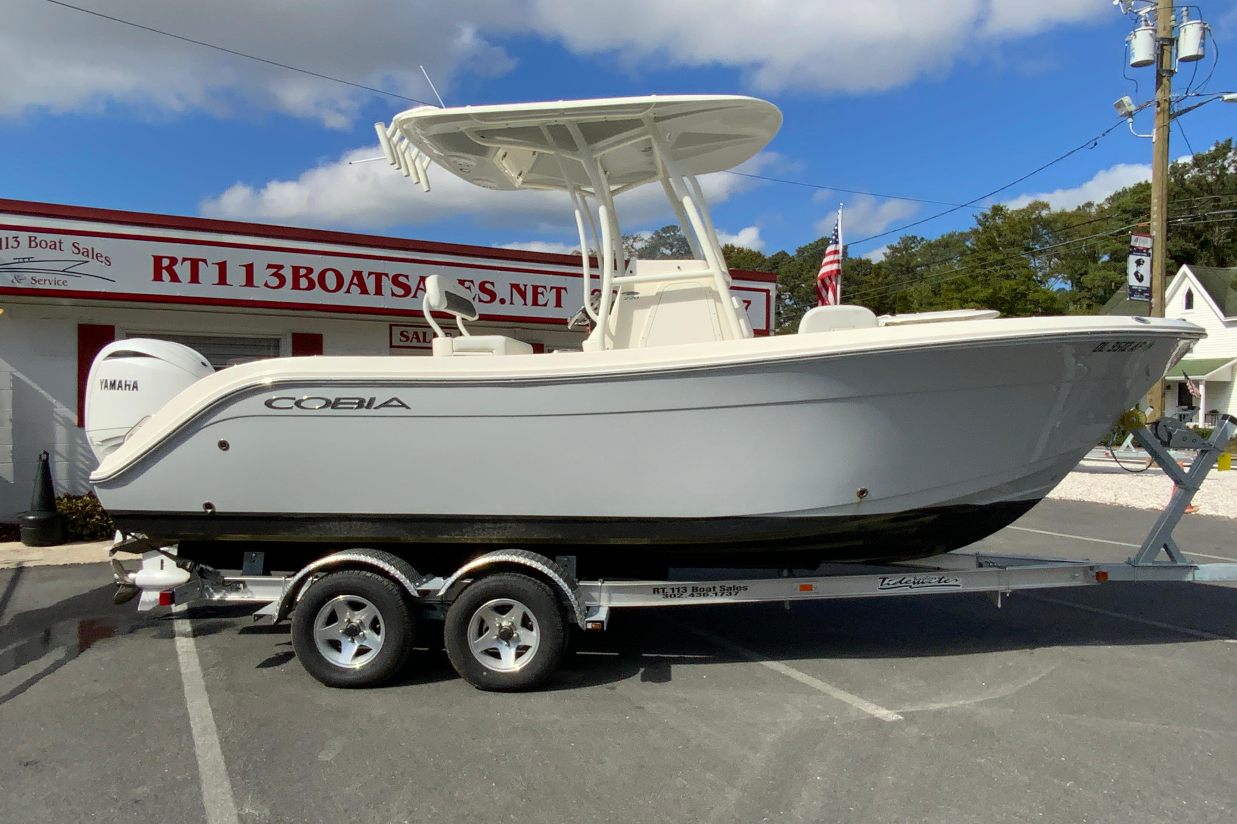 Cobia 220 Center Console