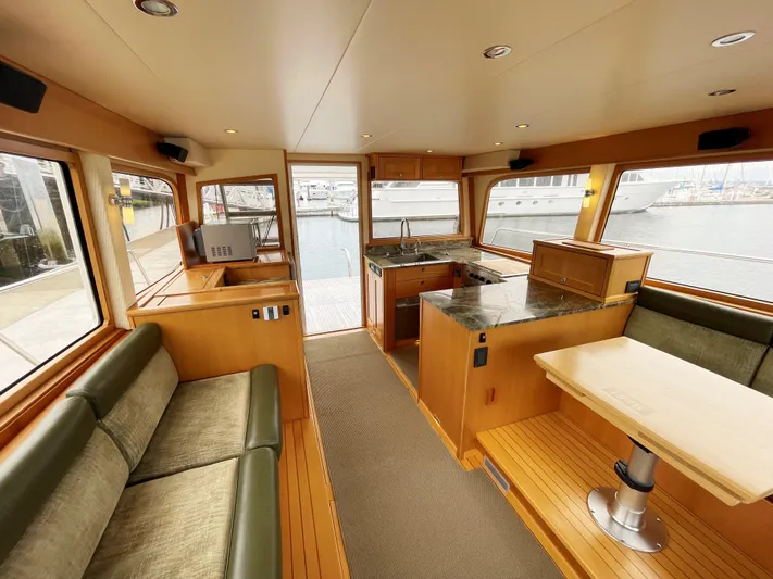 Is48 Yacht Photos Pics IS48 Salon 4