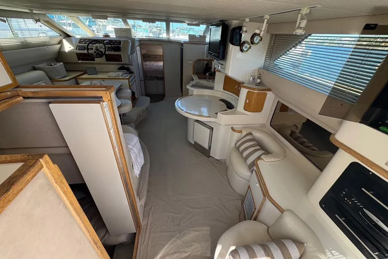 Pearl Yacht Photos Pics Luxurious interior of 1994 Sea Ray 440 Express Bridge yacht with modern amenities.