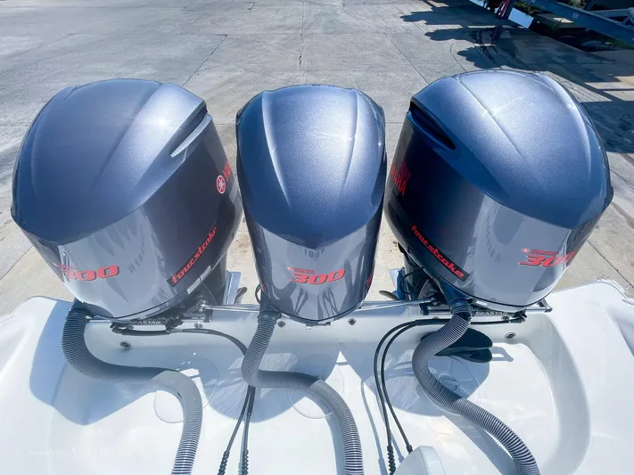Higher Power Yacht Photos Pics 2017 Cape Horn 36XS boat with triple Yamaha 300 outboard engines.
