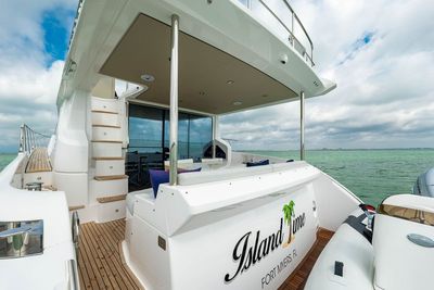 Yacht