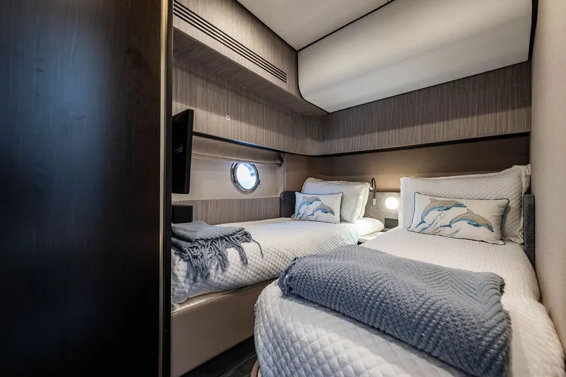 Island Time Yacht Photos Pics 