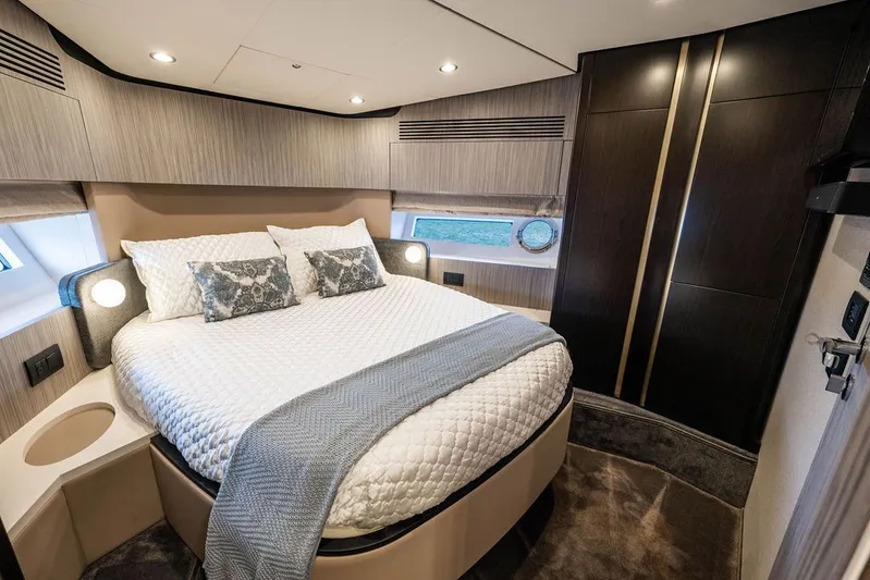 Island Time Yacht Photos Pics 