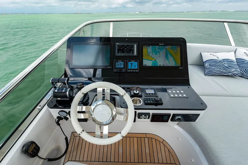 Island Time Yacht Photos Pics 