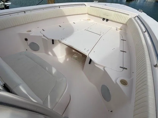 Star-k-2 Yacht Photos Pics 2008 Grady-White Bimini 306 boat interior with seating and storage compartments.
