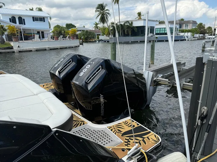 Kelly's Buoys Yacht Photos Pics 2021 Sea Ray 400 SLX OB with twin Mercury 400 outboard engines docked.