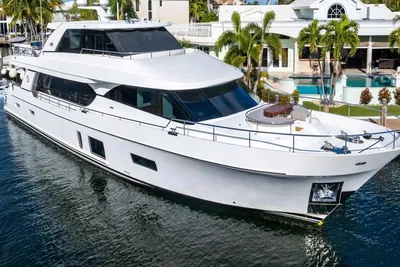 2020 Ocean Alexander 100 Skylounge Megayacht
