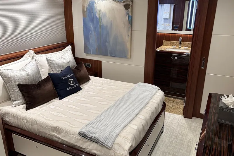 Bella Lisa Yacht Photos Pics Luxurious bedroom in 2020 Ocean Alexander 100 Skylounge Megayacht with elegant decor and ensuite bathroom.