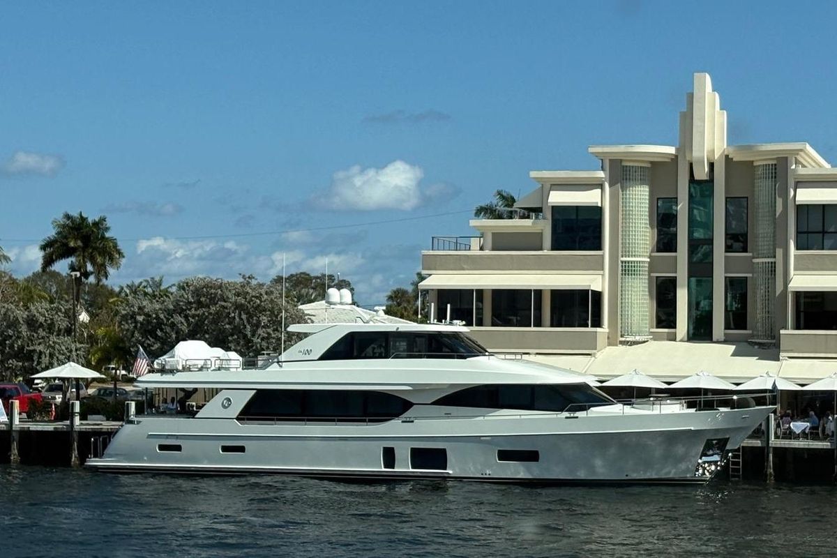 2020 Ocean Alexander 100 