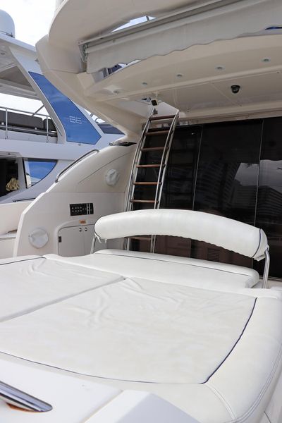 2000 Sunseeker Predator 74