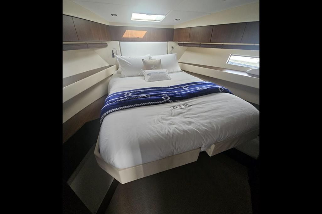 2015 Fairline 48 